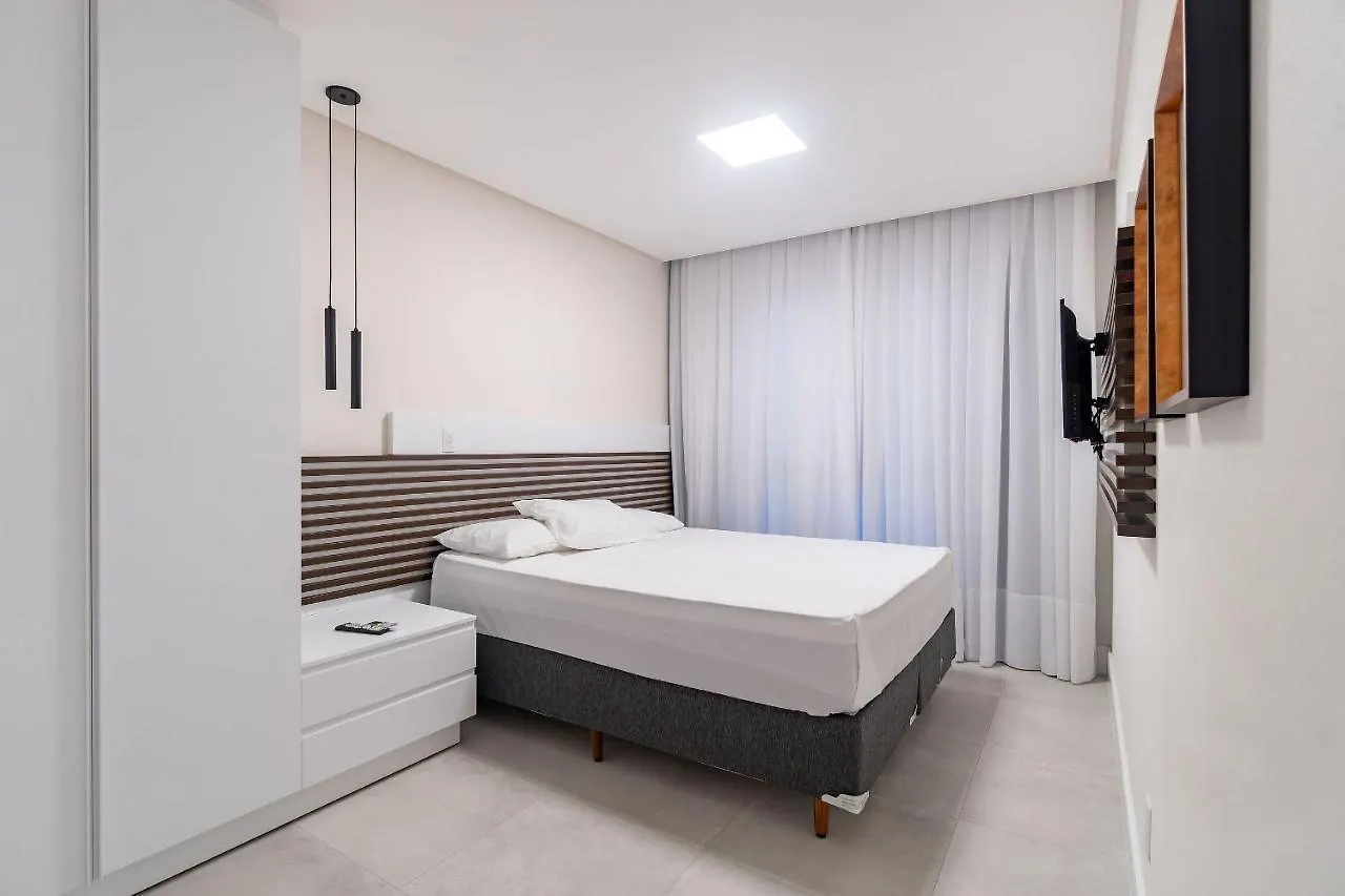 Porto Madero - Apartamento Em Condo Com Piscina بومبينهاس